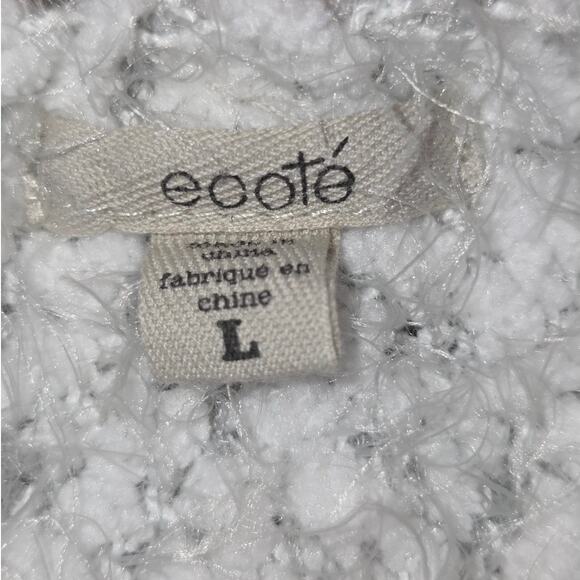 Ecote Urban Outfitters Soft White Gray Eyelash Round Neck Sweater Size Large EUC - Picture 4 of 4
